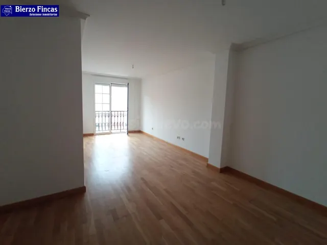 SE VENDE PISO EN EL CENTRO DE PONFERRADA - foto 4