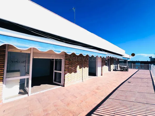 Gran ático con terraza en Alicante. - foto 2