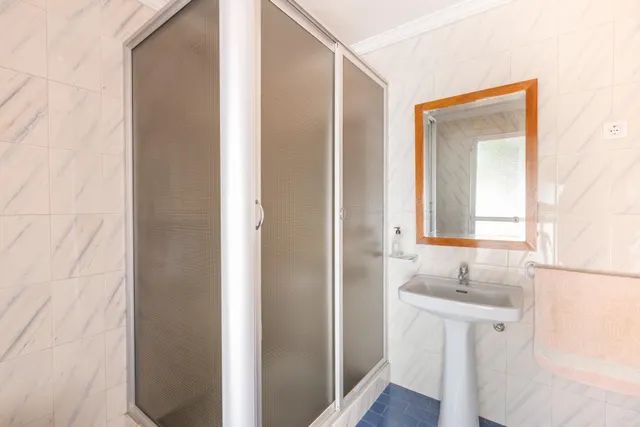 Amplio Triplex en Vega de Granada: Tu Nuevo Hogar Espera por Ti — 32