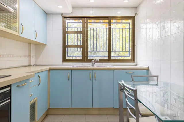 Dúplex con garaje privado y piscina comunitaria en Los Rectores. — 10