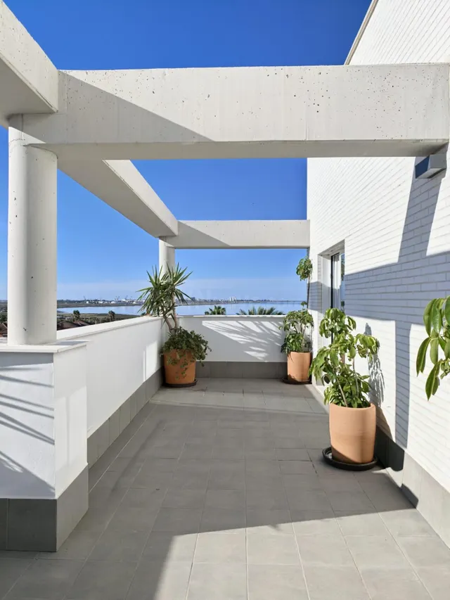 Exclusivo Ático con Terraza en Urbanización Privada - foto 2