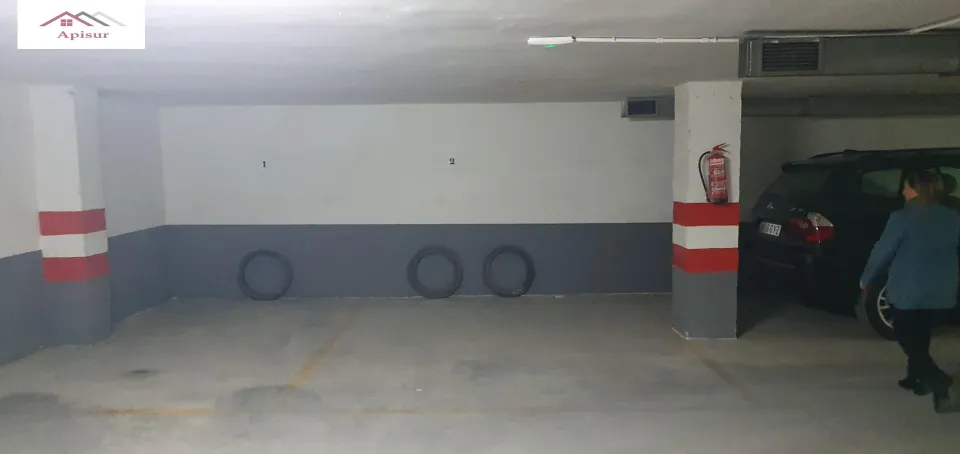 SE VENDE PLAZA DE GARAJE EN ZONA CORTE INGLES/SEGURIDAD SOCIAL