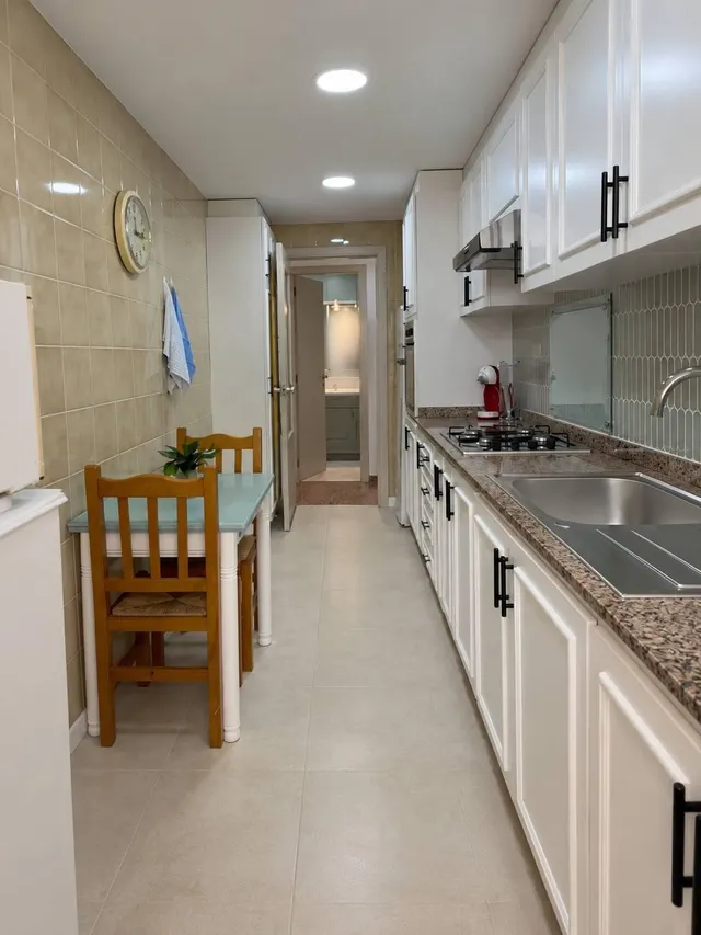 Piso reformado de 4 habitaciones y 2 baños en Malilla — 22