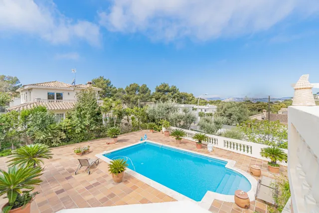 HERMOSA VILLA DE LUJO EN SANTA PONSA, CON PISCINA - foto 2