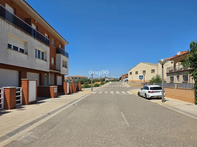 ¡a estrenar! espectacular casa adosada con gran jardín a 20 min de Lleida — 57
