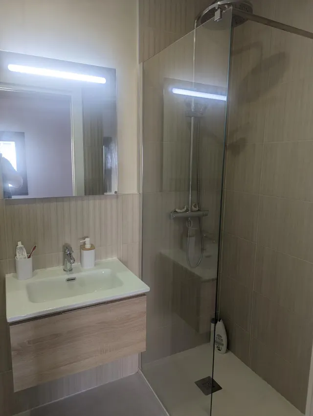 Casa en barri antic – totalmente rehabilitada – 3 lavabos completos — 23