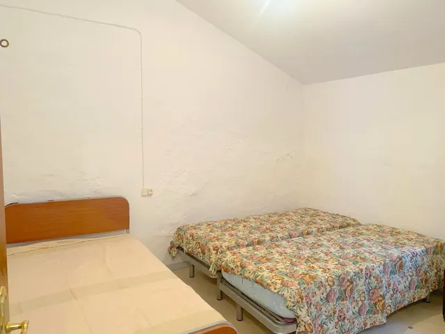 CASA CON TERRENO AMPLIO EN LA FONT DE LA FIGUERA — 17