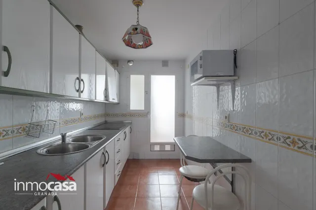 Se Vende amplio piso en  zona Villarejo, con Terraza y Vistas Despejadas — 26