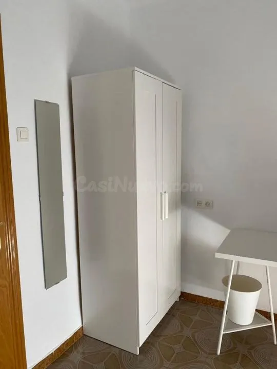 Piso para estudiantes en La Chana (Calle Sagrada Familia) – 4 habitaciones exteriores, aire acondicionado y muy luminoso (REF: DLR 870) — 20