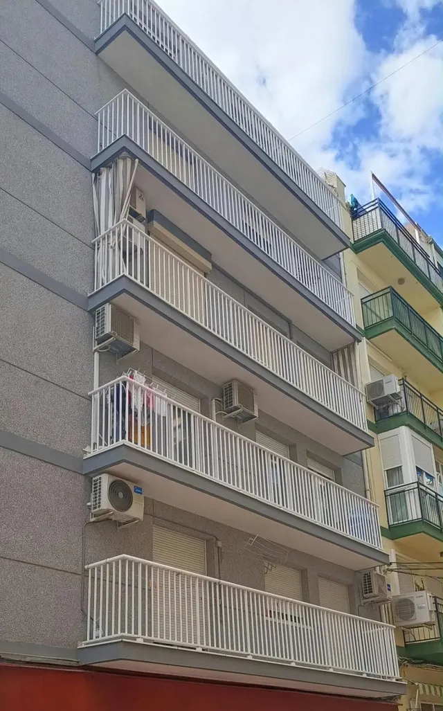 MAGNIFICO PISO DE TRES DOMITORIOS Y DOS BAÑOS REFORMADO CERCA DEL MAR — 31