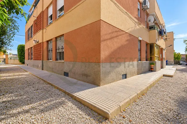 Piso en Bellavista, San Juan de Alicante, con 3 dormitorios, terraza y parking, a 2km de la playa — 24