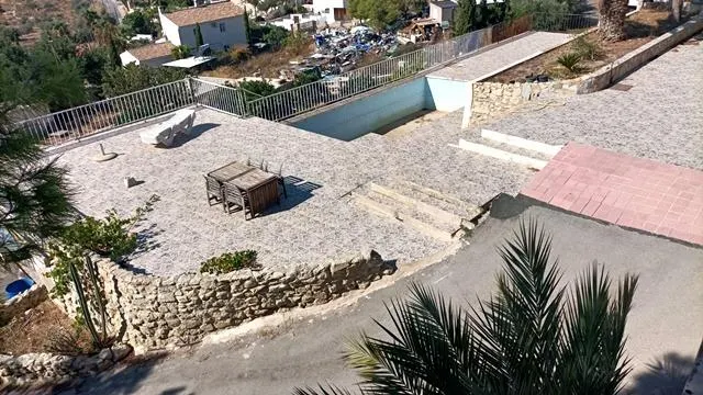 AMPLIO CHALET CON PARCELA EN SAN VICENTE — 27