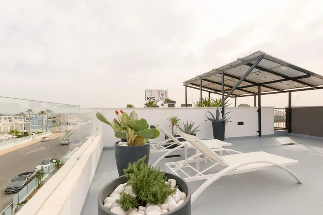 VILLA DE 3 DORMITORIOS Y 3 BAÑOS CON PISCINA EN LOMAS DE CABO ROIG, ORIHUELA COSTA — 37