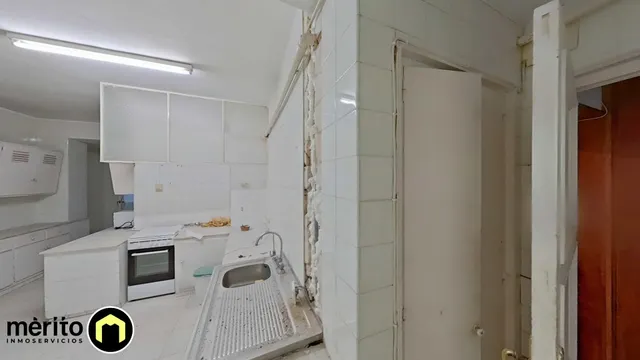 Piso para reformar en el centro de Alicante. — 10