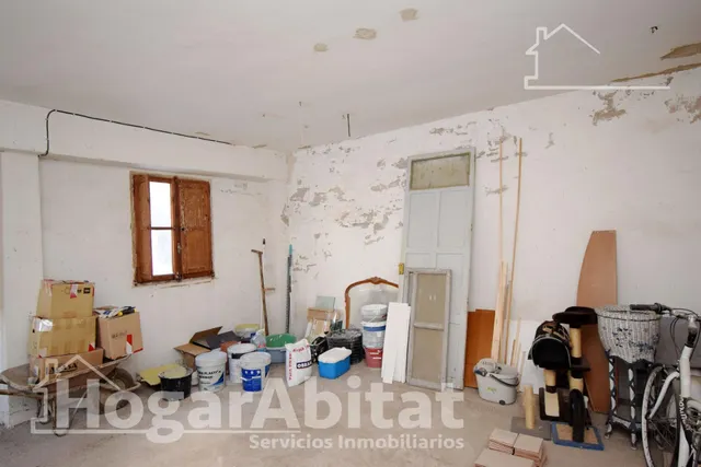 AMPLIA CASA CON 2 TERRAZAS Y GARAJE — 36
