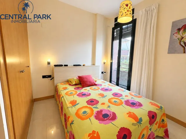 Vivienda en el centro de Salou, junto al paseo Miramar y club Náutico. — 11