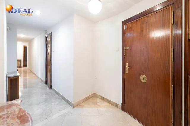 PISO EN PLENO CENTRO JUNTO RECOGIDAS — 20
