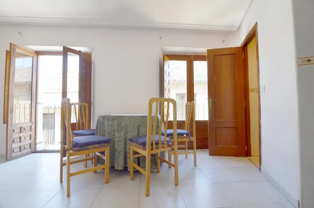 Urbis te ofrece un estupendo edificio en venta en todo el centro de Ciudad Rodrigo, Salamanca. — 28