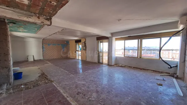 ¡¡ PISO EN AVENIDA DE CARLOS III CON GARAJE Y ASCENSOR !! — 2