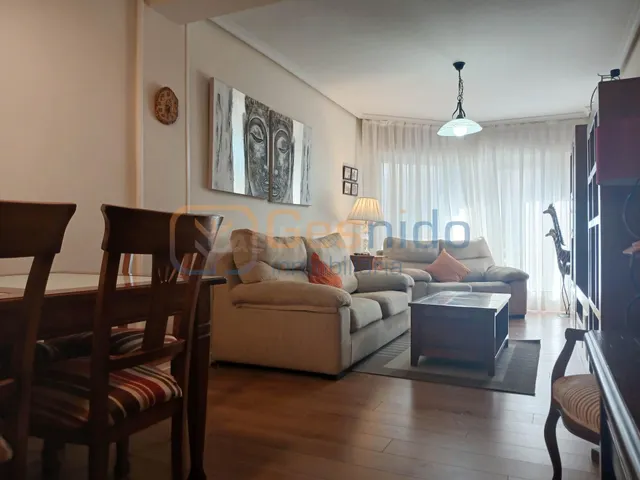 PISO TOTALMENTE REFORMADO en OBISPO QUESADA (SEGOVIA) de 4 d