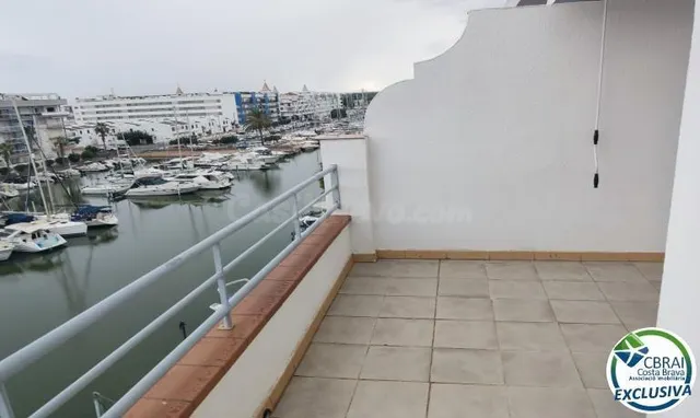 Espectacular estudio con ascensor y vistas al canal en Sta. 