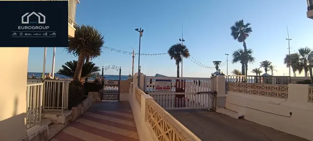ÁTICO EN PRIMERA LÍNEA DE PLAYA DE LEVANTE CON DOS VIVIENDAS - foto 3