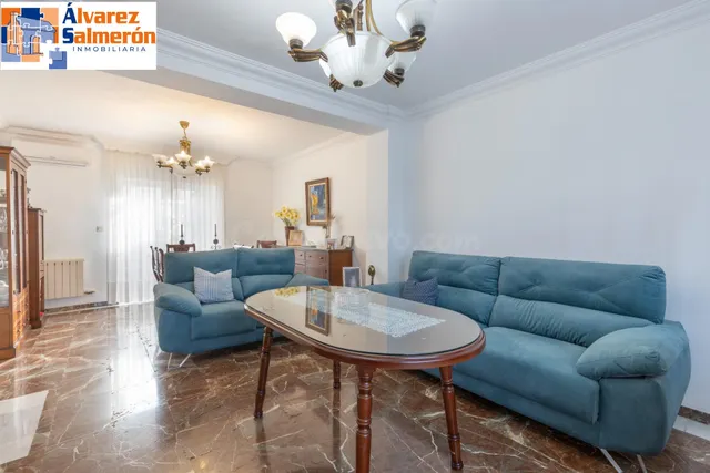 Casa en esquina en venta en Las Gabias — 3