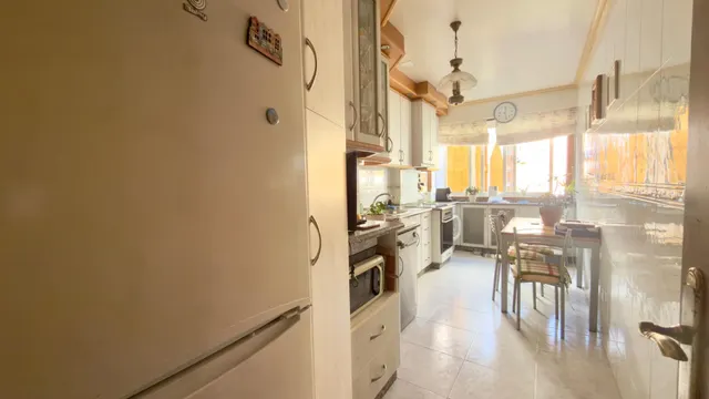 Piso en Venta - Centro de Orense 3 habitaciones 2 baños y ascensor — 20