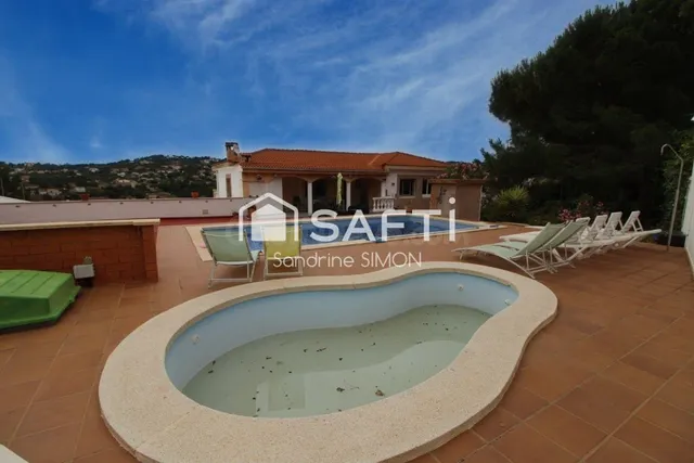 Amplia y preciosa casa con 2 piscinas, 2 viviendas lista par - foto 4
