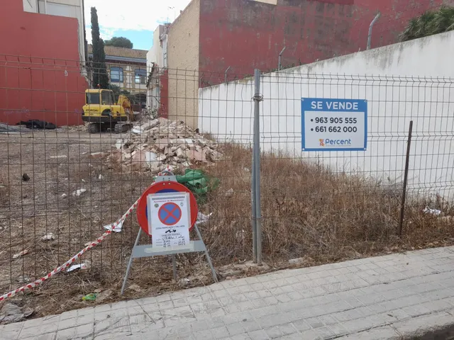 PARCELA URBANA ZONA DIVENDRES MASSANASSA — 8