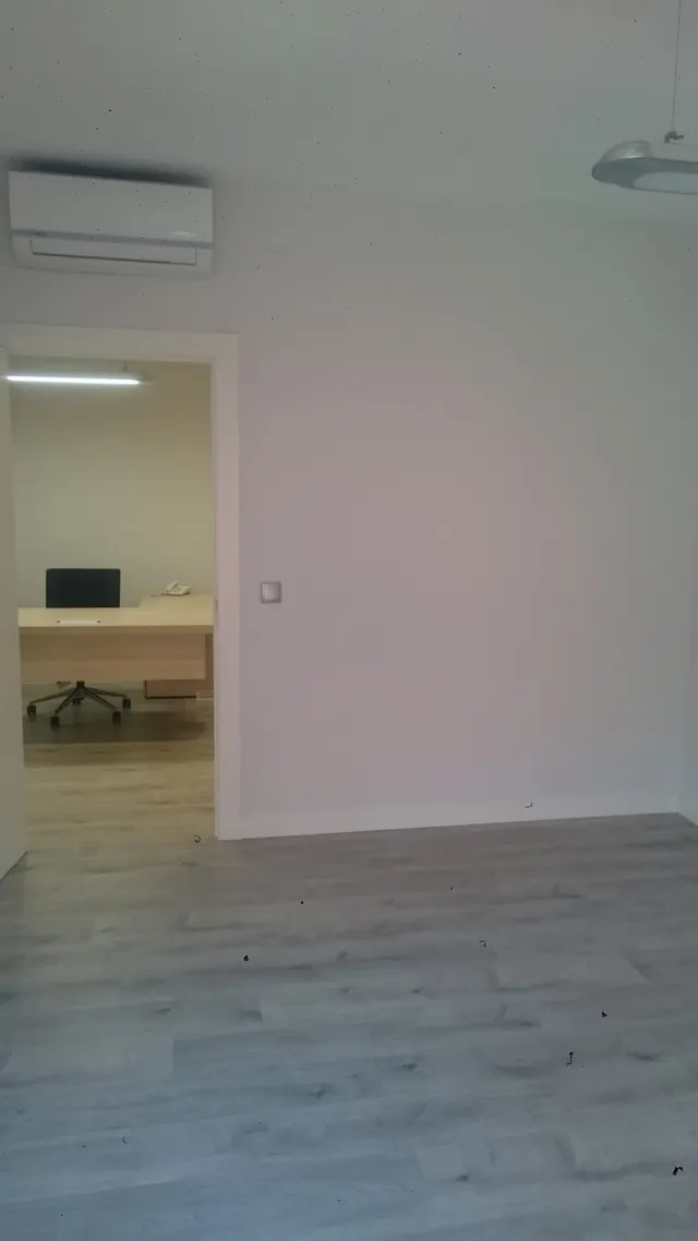 Urbis te ofrece un despacho en alquiler en zona Centro, Salamanca. — 4