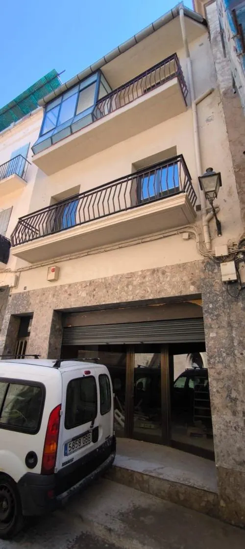 Casa con local en venta en Agramunt – Gran oportunidad - foto 3