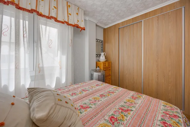 Apartamento reformado de 3 dormitorios y 2 baños a escasos 75 metros de la playa del acequión — 19
