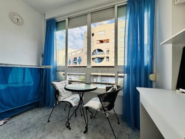 Apartamiento 200 metros de la playa con piscina comunitaria 38 km del aeropuerto de Alicante — 13