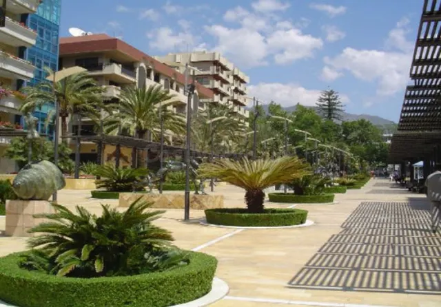 Local comercial 100m² en alquiler - Marbella Pueblo - foto 2