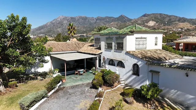 Chalet 4 habitaciones 422m² en venta - Marbella