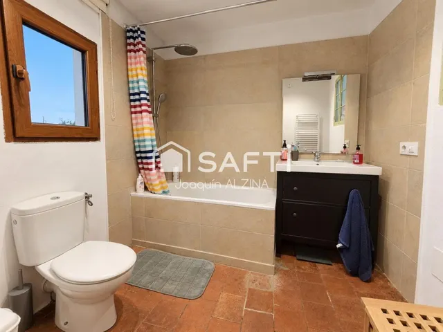 Casa céntrica con patio y 6 habitaciones en Mahón. — 25