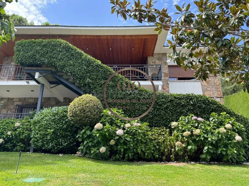 Chalet reformado con piscina y vistas a la montaña