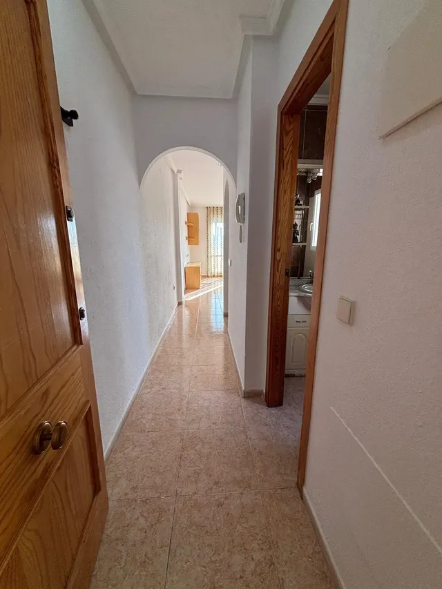 Ático de 2 dormitorios y 2 baños con piscina y parking a 550 metros del mar — 18