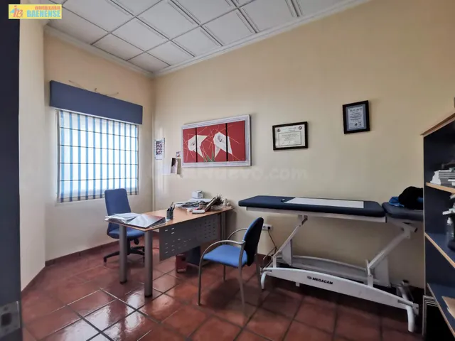 Local comercial alquiler Baena Córdoba 98 m² adaptado