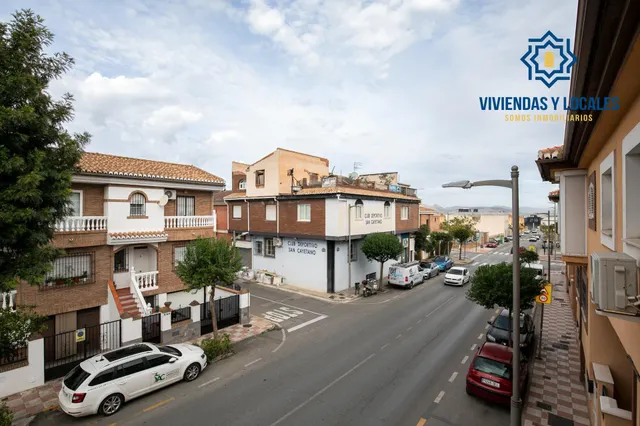 ¡Tu nuevo hogar te espera en Churriana de la Vega! Casa adosada con patio, garaje y futura parada de metro a pocos pasos. — 20