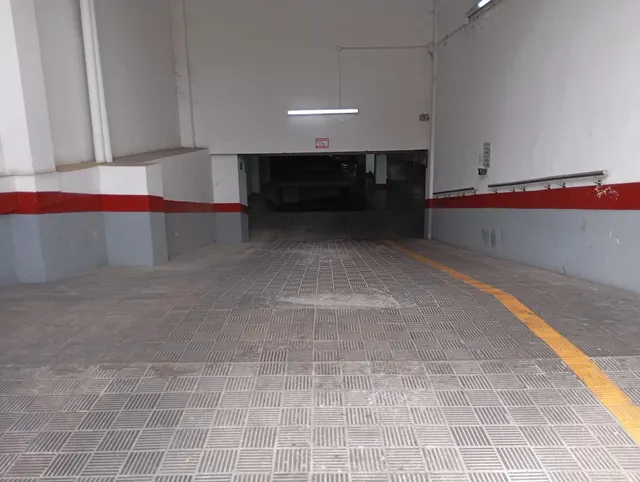 PLAZA DE GARAJE PARA COCHE GRANDE EN CALLE MEDINA SIDONIA — 8