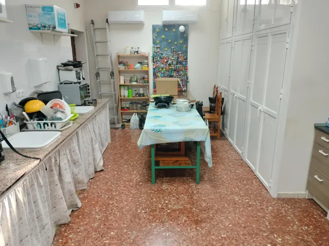 SE VENDE LOCAL COMERCIAL EN PUERTO REAL , ZONA BARRIADA 512 — 4
