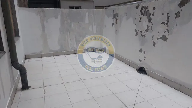 Amplio piso  reformar, en el entorno de Travesía de Vigo — 23