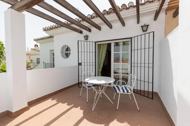 Chalet pareado con piscina, jardín y bonitas vistas a Granada en La Zubia — 30