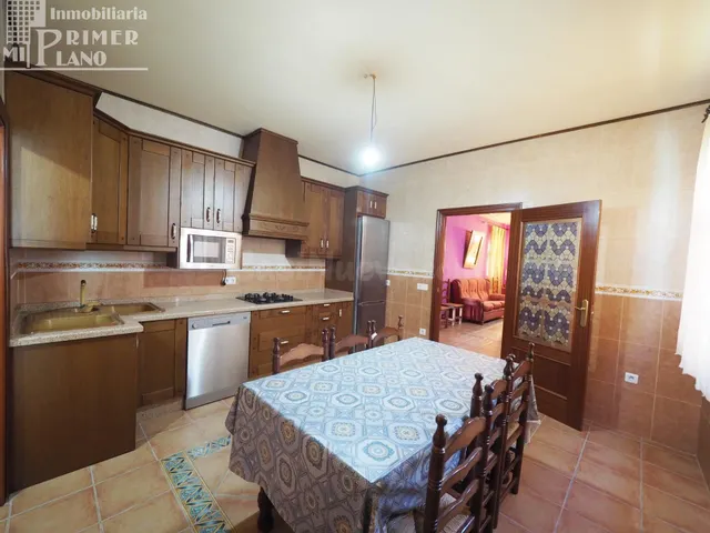 *Casa de planta baja en Argamasilla de Alba con una superfic - foto 2