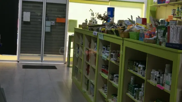 SE VENDE LOCAL COMERCIAL PARA INVERSORES, CON ACTIVIDAD MONT - foto 4