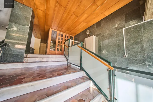 Residencia exclusiva en Paseo del Salón con vistas despejadas — 43