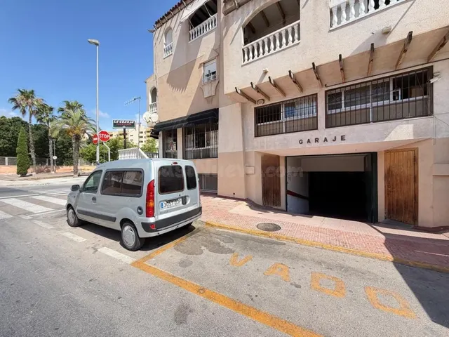 Local comercial 2800m² en venta - Estacion de autobuses - foto 2