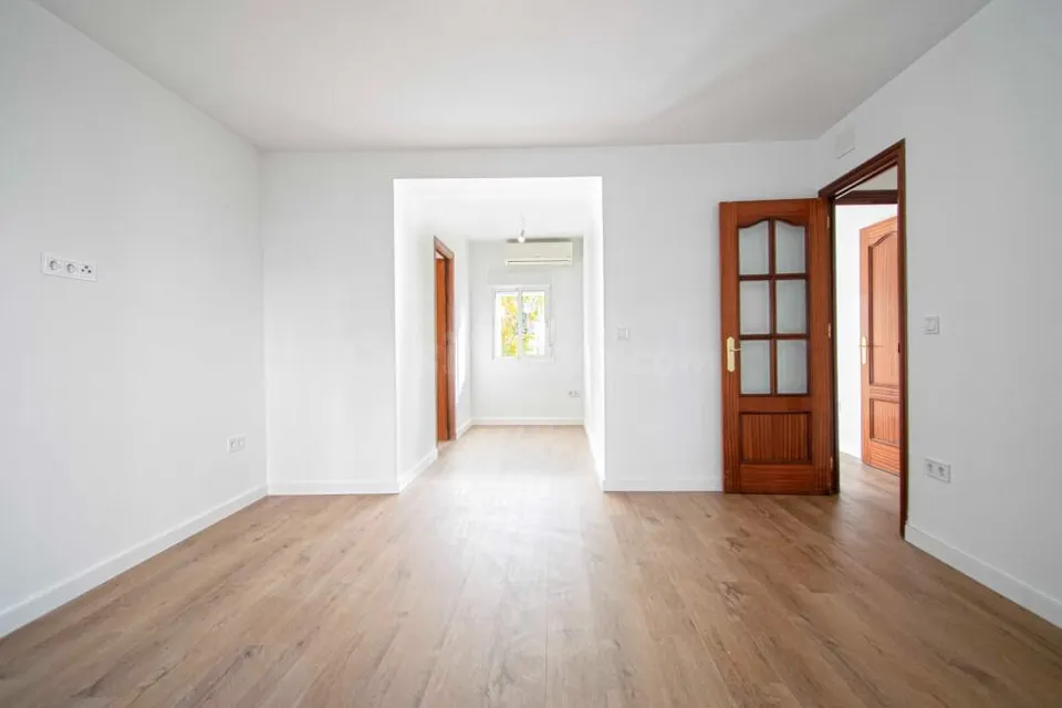Estupendo piso en Polígono San Pablo, en calle Juan Espantaleón, junto Avda Villas de Cuba!!